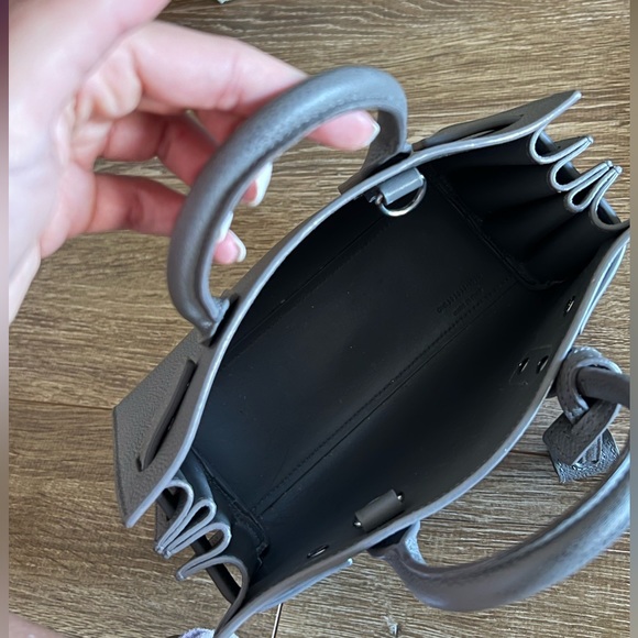 Saint Laurent Nano bag in Grained Leather - Picture 4 of 10